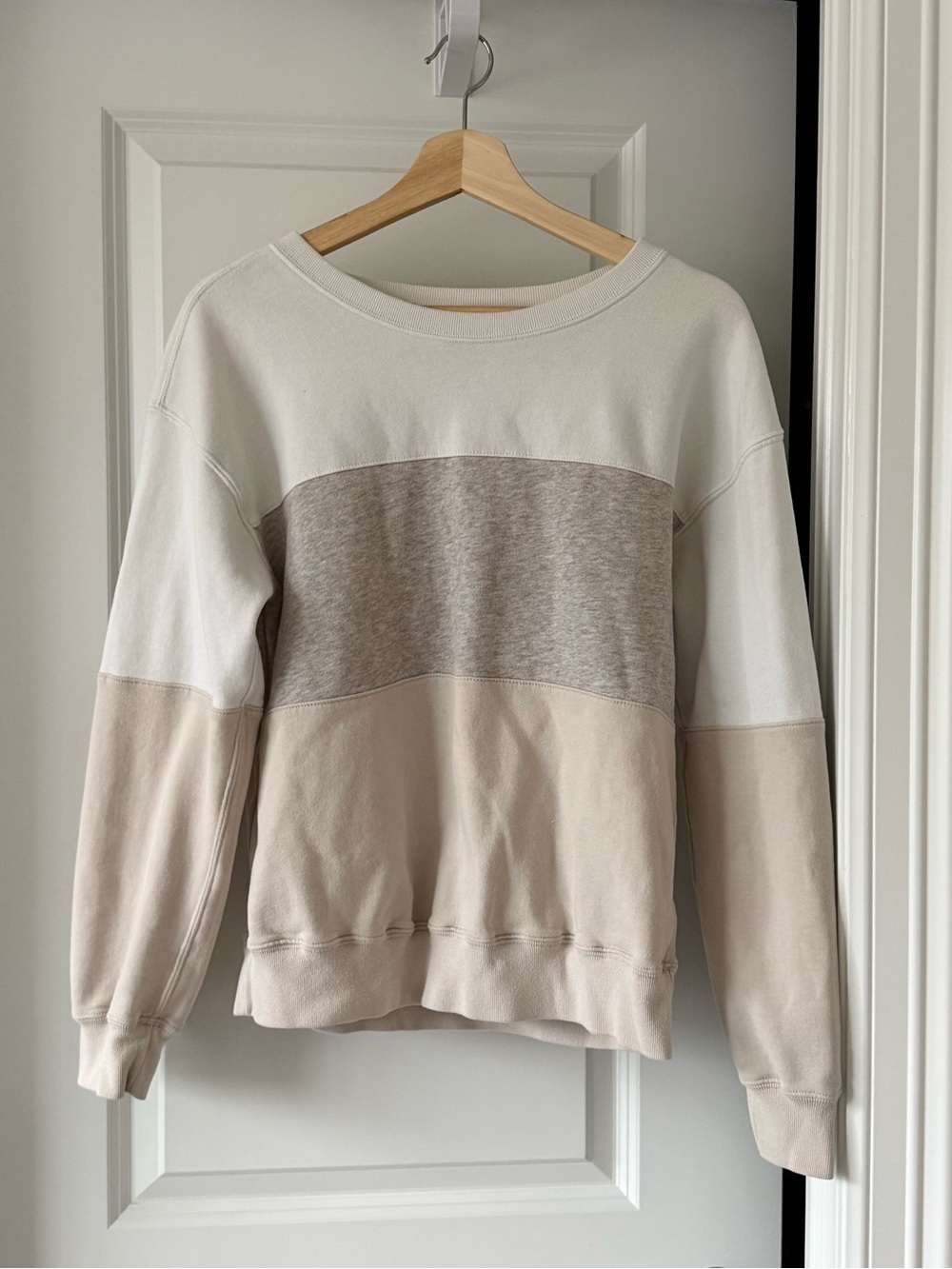 Abercrombie & Fitch Women’s Colorblock Crewneck in Cream, Gray, and Tan